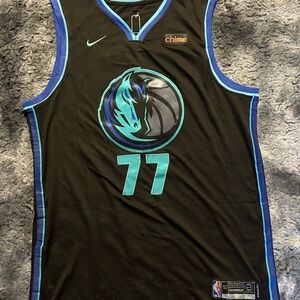 Dallas Mavericks Luka Doncic Black Jersey Size XL